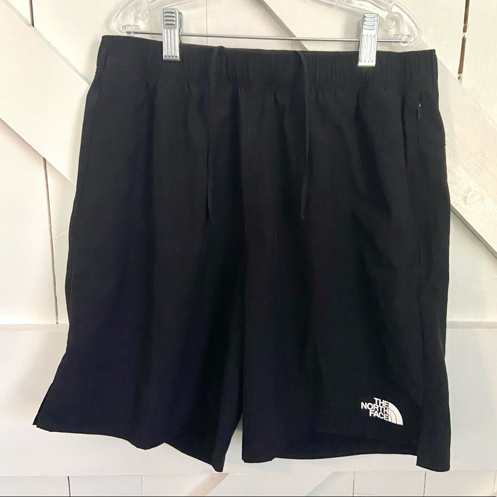 Men’s The North Face FlashDry-XD Wander Shorts - 7” Inseam - Black - Small
